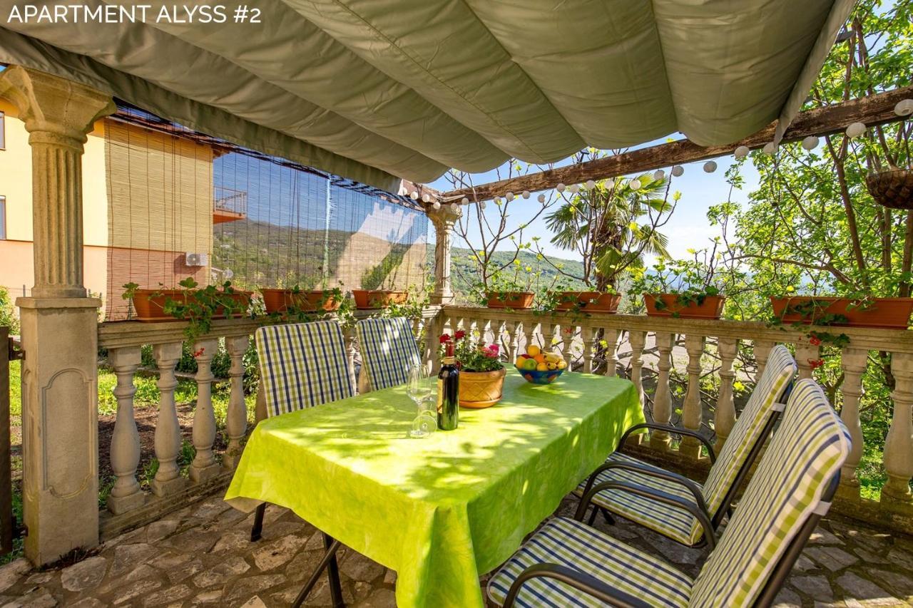 Apartments Alyss Lovran Exterior foto